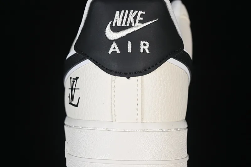 All Categories Nk Air Force 1 Air Force Series Nk Air Force 1 Low Air Force Low Nike Air Force 1'07 Low Co-branded Beige and Black Hook Air Force 1 Low-top Casual Shoes LD1999-001